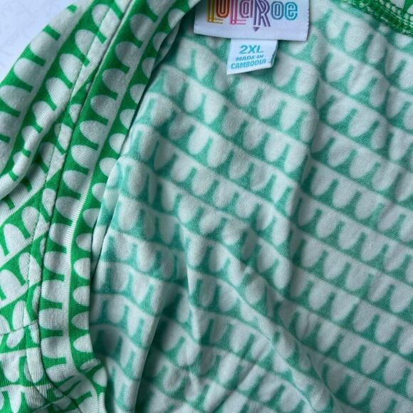 LULAROE green and white women’s 2XL, V-neck short sleeve T-SHIRT - Picture 6 of 7